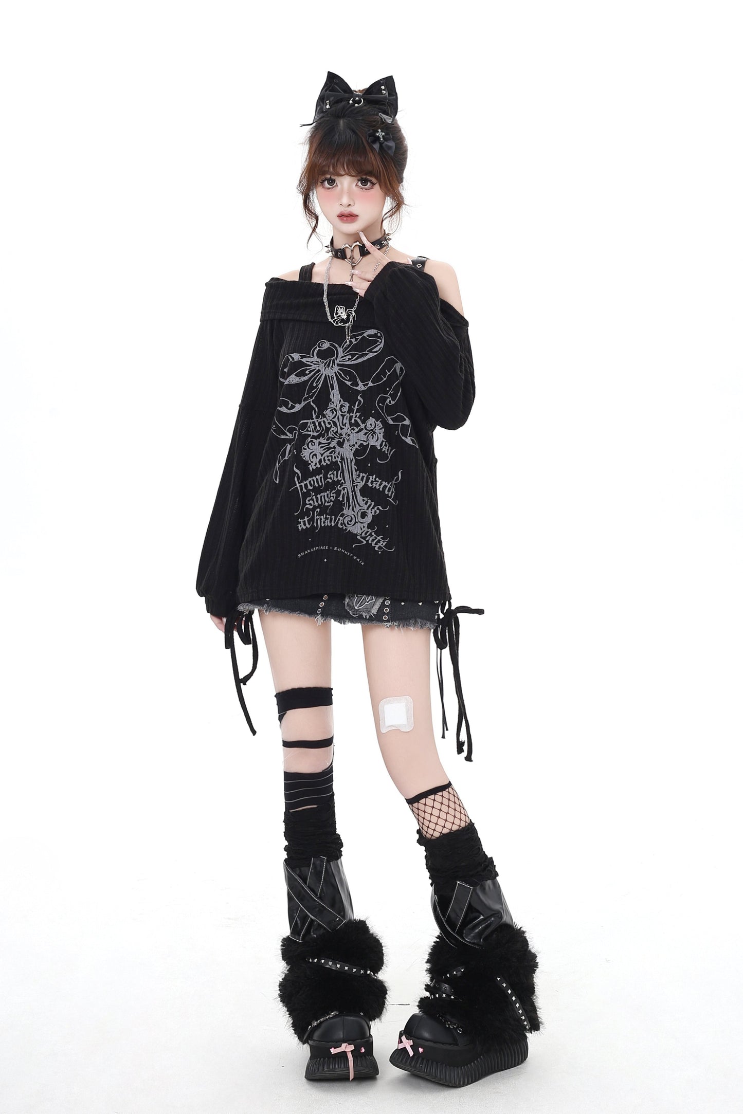 オフショルクロストップス