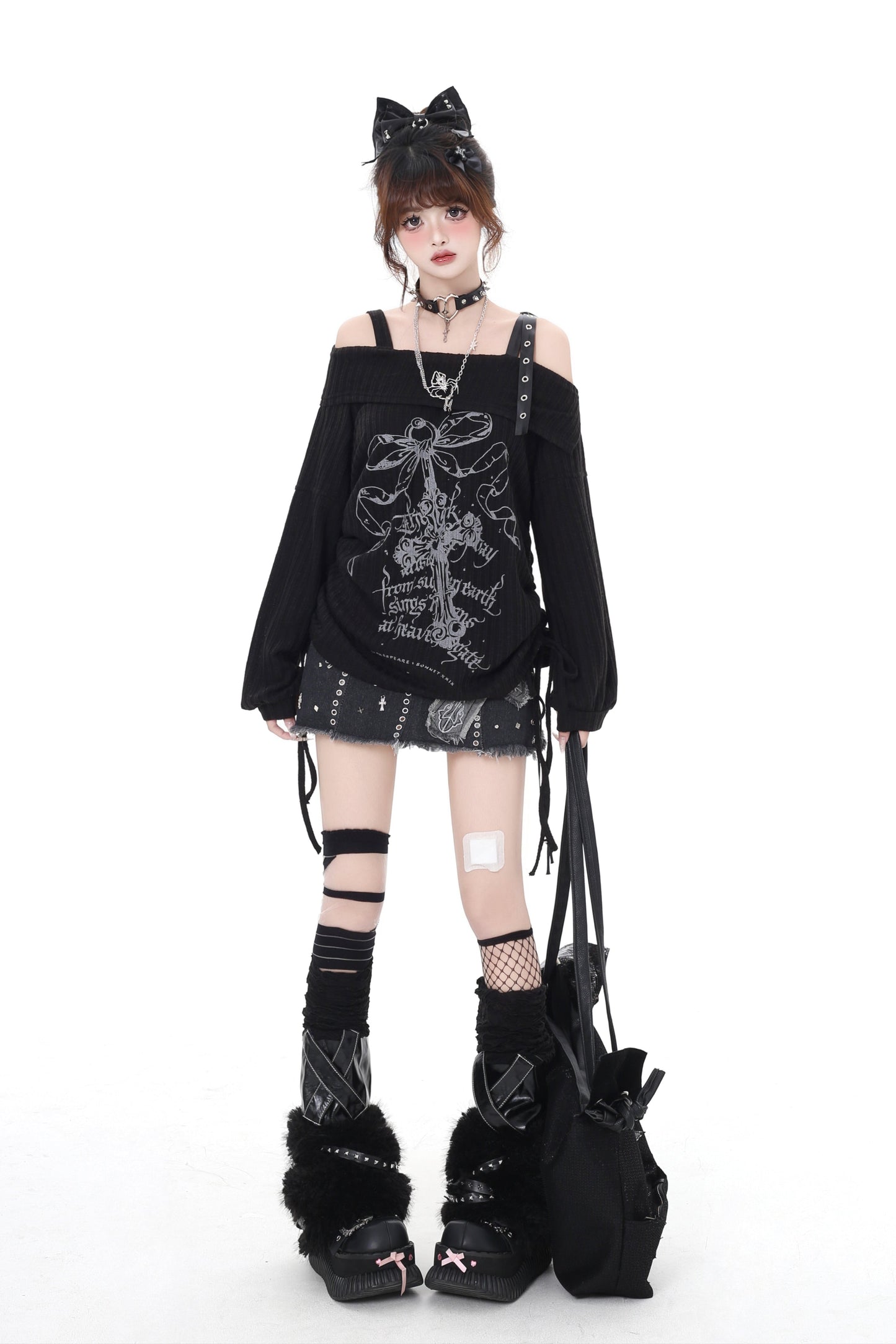 オフショルクロストップス