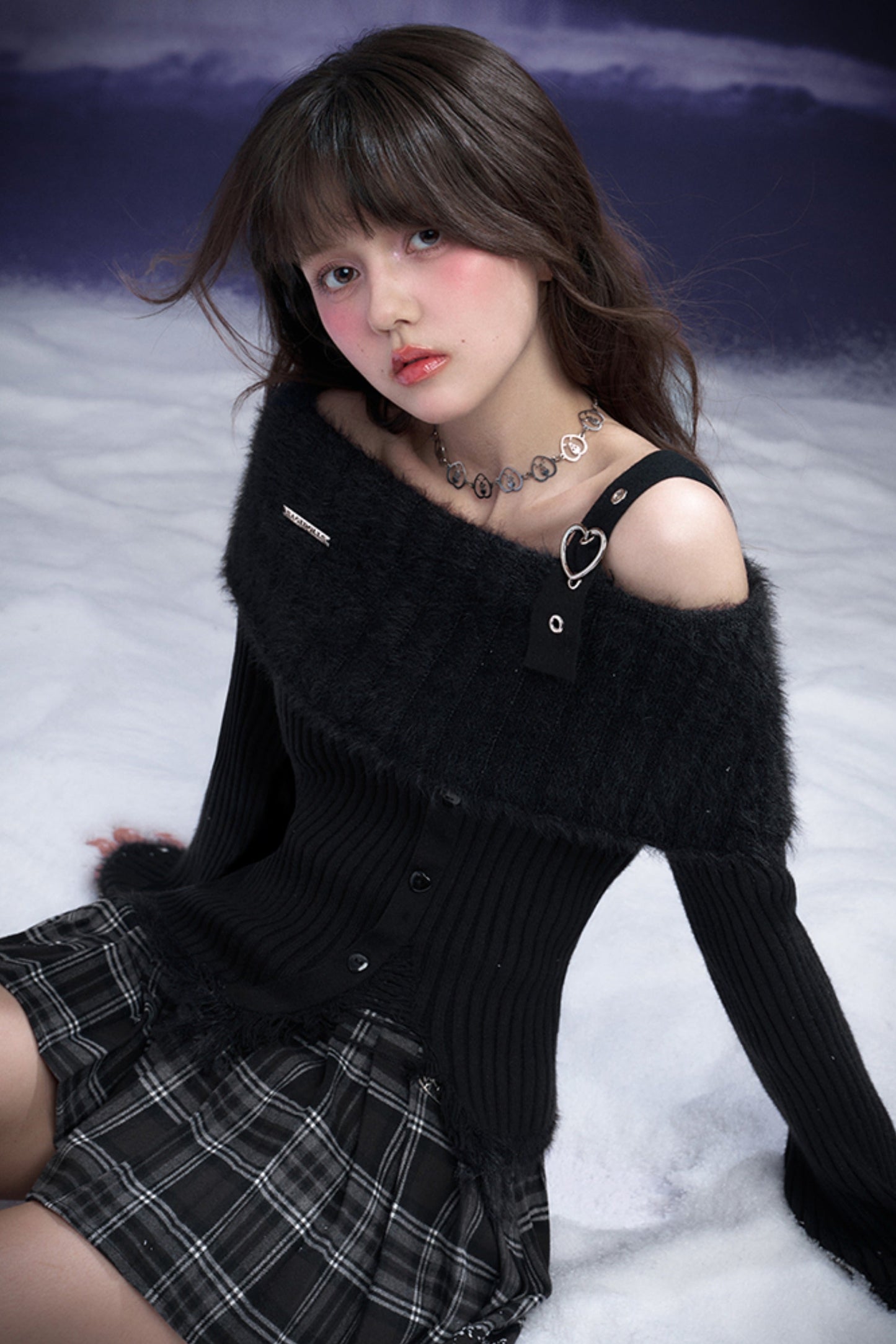 オフショルボタンニット