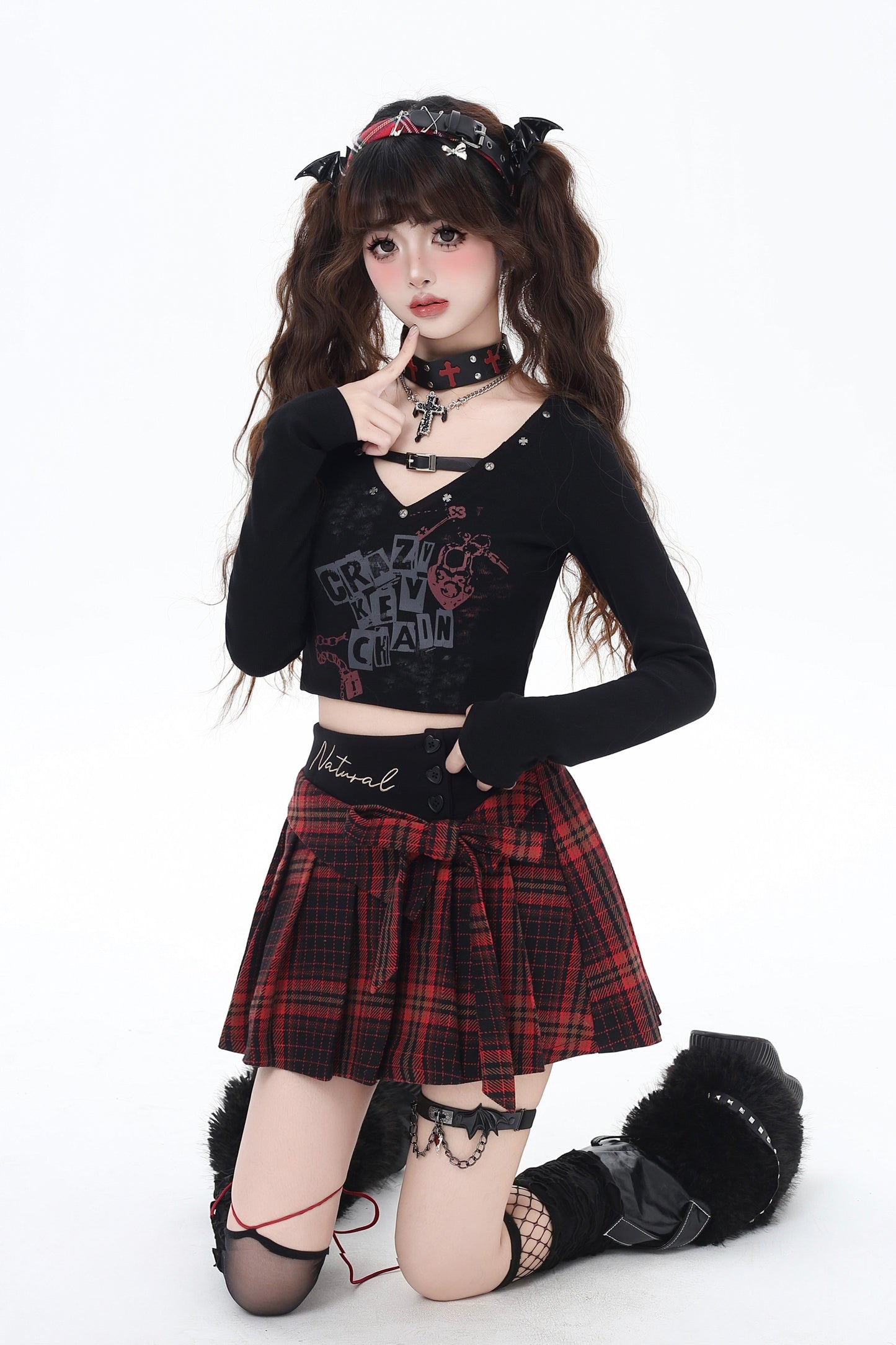 Vネッククロップドトップス