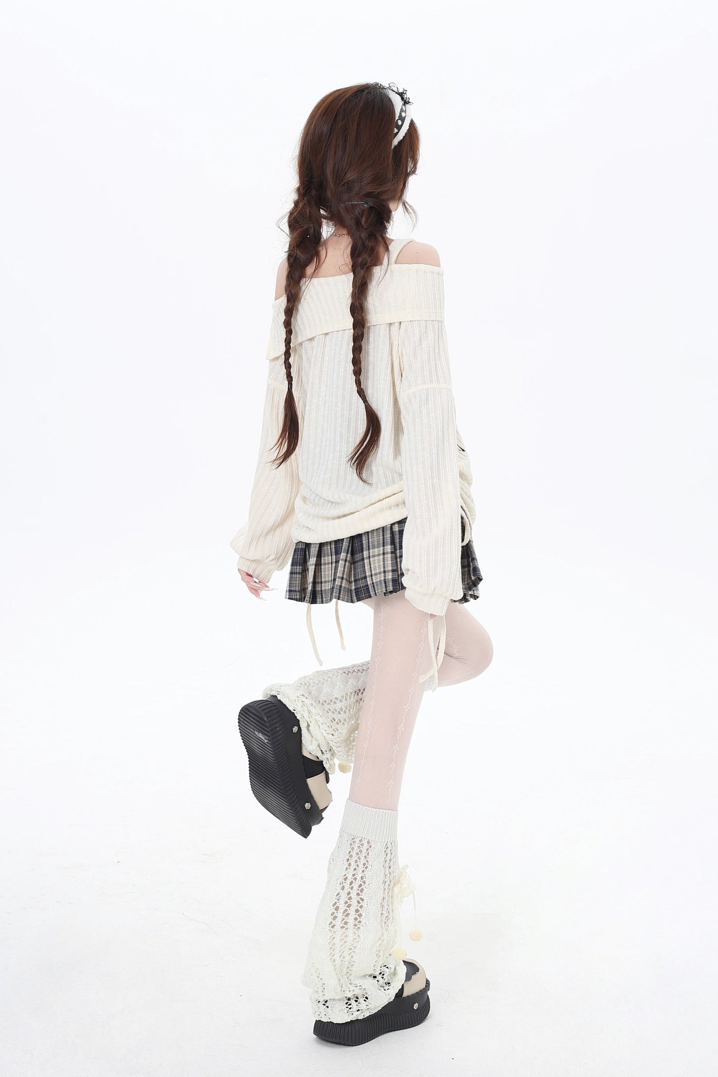 オフショルクロストップス